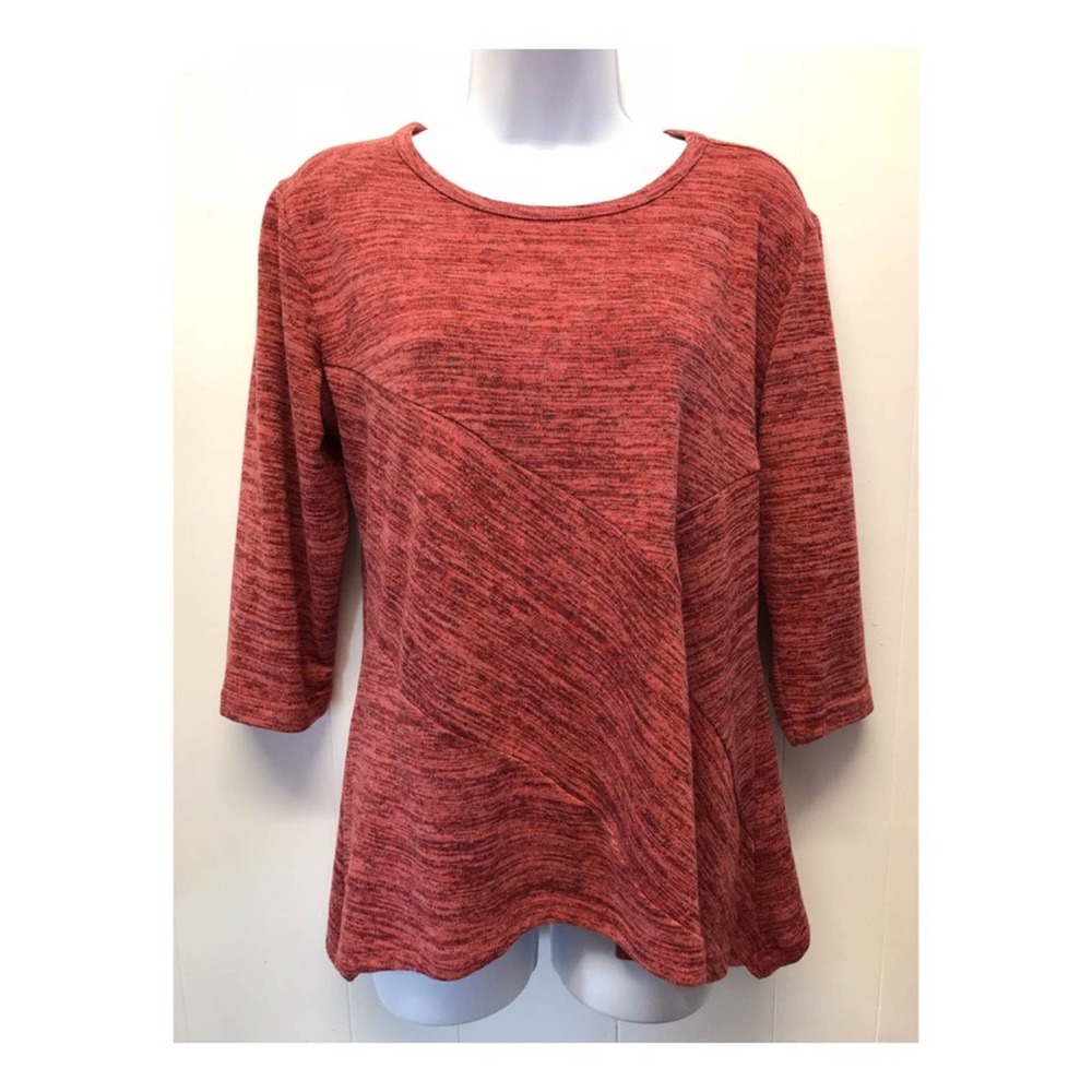 LINKS heavy patterned sweater like top •